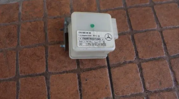 Mercedes-Benz E W210 Acceleration sensor 2108202926