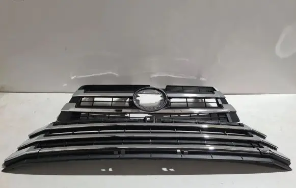 Toyota Highlander XU50 Front bumper upper radiator grill 531120E220 531120E230 531020E160