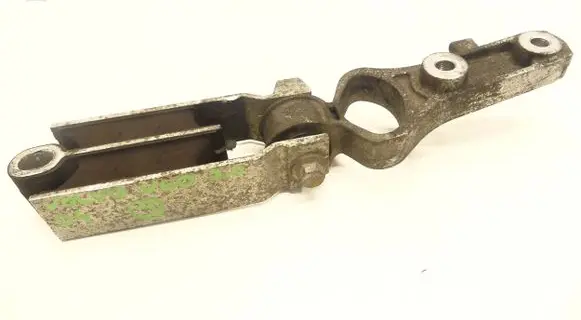 Volvo S60 Engine mount bracket 31330145