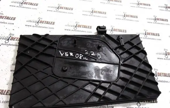 Toyota Corolla Verso AR10 Battery tray 74431-0F010
