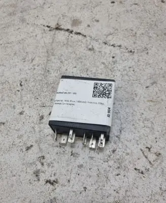 Volkswagen PASSAT B5 Other relay 4B0955531A