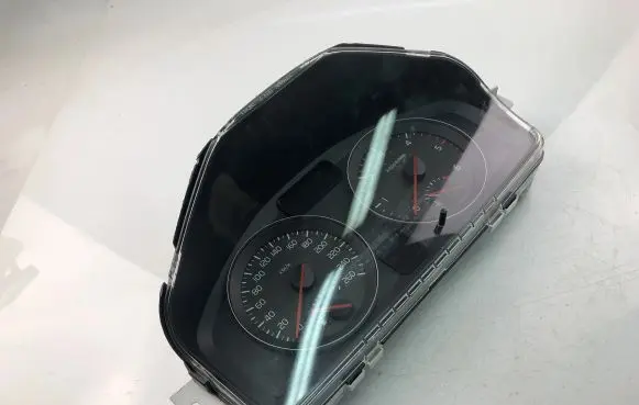 Volvo C70 Speedometer (instrument cluster) 31254776