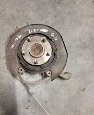 Mitsubishi Endeavor Rear wheel hub spindle/knuckle 