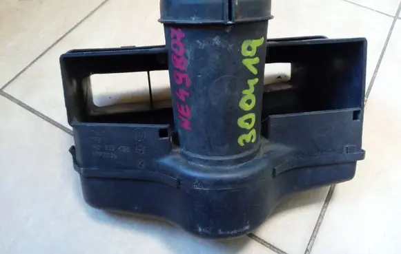 Volkswagen Golf VI Air intake duct part 1K0805962 5P0805971 1K0805965D