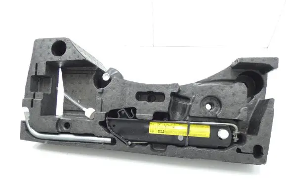 Volkswagen PASSAT B6 Tool box 3C5012115D 3C0011031B 1K0012619