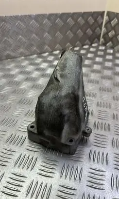Mercedes-Benz E W212 Engine mounting bracket A6422233404