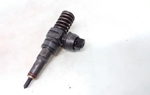 Skoda Fabia Mk1 (6Y) Fuel injector 038130073AG 0414720215