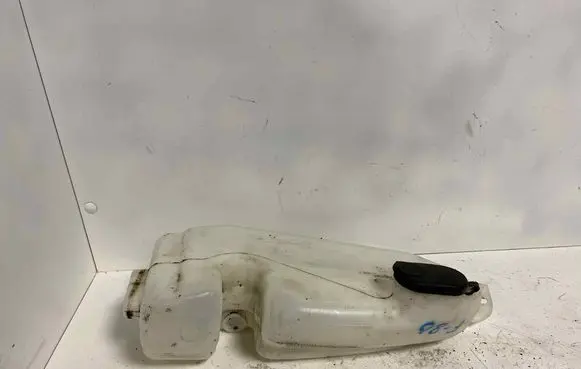 Dacia Logan I Windshield washer fluid reservoir/tank 8200210002 8200609549