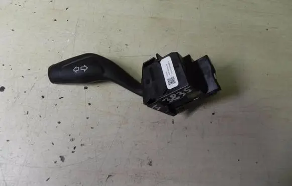Ford Focus Indicator stalk AV6T13335AB I3835