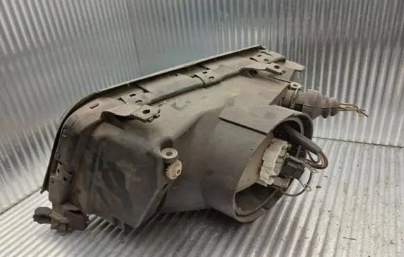Volkswagen Transporter - Caravelle T4 Headlight/headlamp 302137179