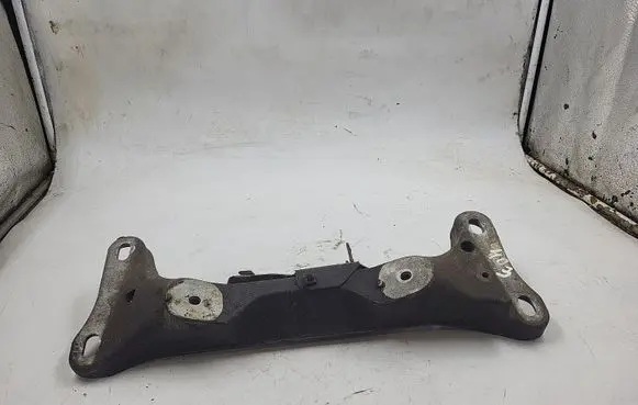BMW 3 E46 Engine mounting bracket