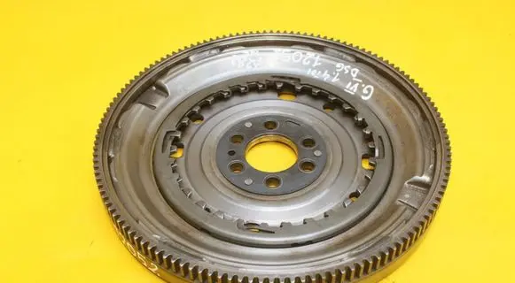 Volkswagen Golf VI Flywheel