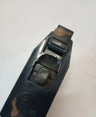 Volvo S60 Electric window control switch 8682950 02W05E MP05DB00197