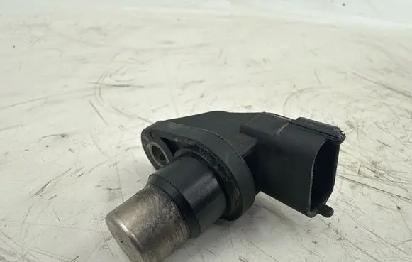 Volvo S60 Camshaft position sensor 8631533