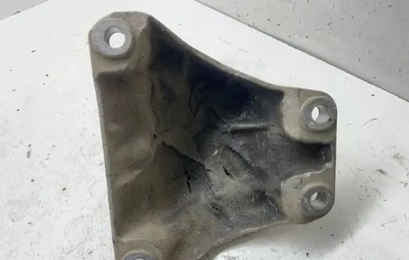 BMW 5 F10 F11 Engine mounting bracket 6795958