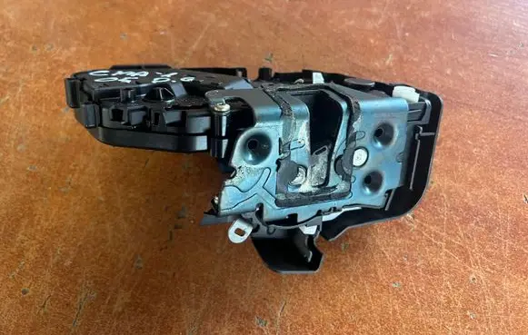 Ford Focus C-MAX Rear door lock 3M5AR26412EP