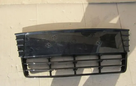 Ford Focus Front bumper lower grill