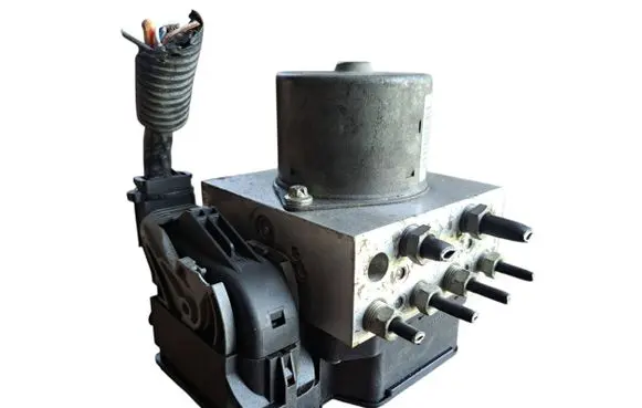 Ford Mondeo MK IV ABS Pump 8G912C405AA