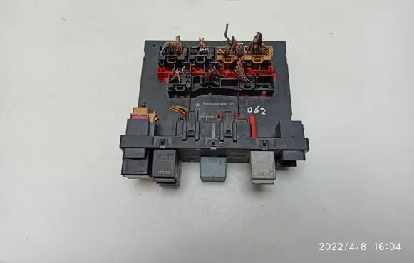 Volkswagen Touran I Comfort/convenience module 1K0937049L