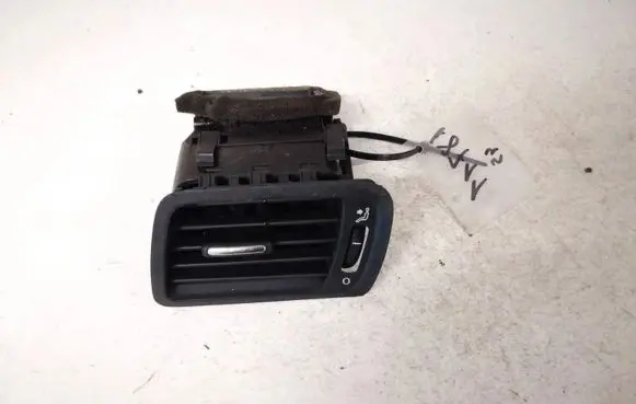 Volkswagen PASSAT B6 Dash center air vent grill 3c1819701e
