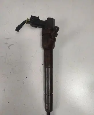KIA Sportage Fuel injector 338002F300 0445110374