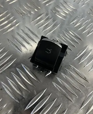 Alfa Romeo Stelvio Tailgate opening switch 1561170210