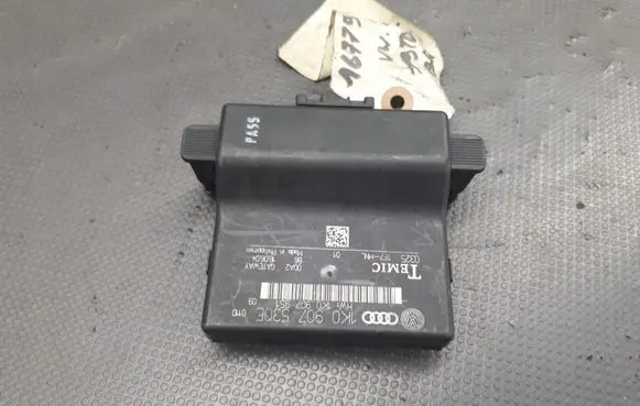 Volkswagen Golf V Gateway control module