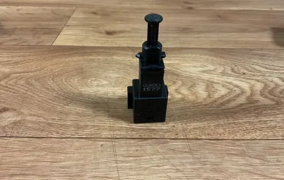 Volkswagen Golf IV Brake pedal sensor switch 1J0945511A