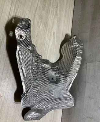 BMW 1 F70 Heat shield in engine bay 8498374