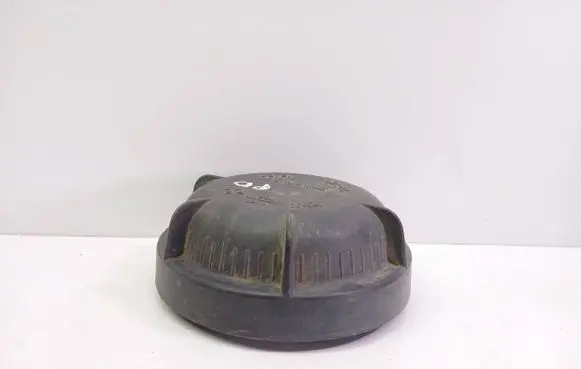 Volkswagen Golf III Headlight/headlamp dust cover 18486