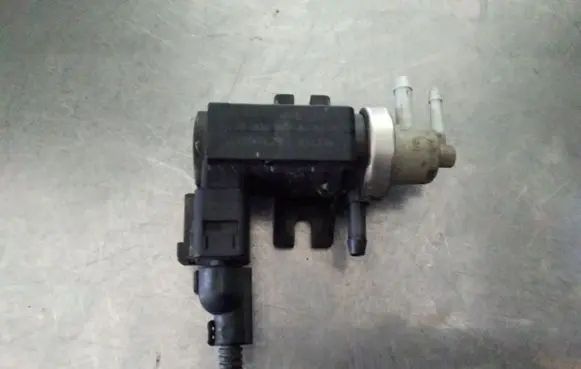 Skoda Octavia Mk1 (1U) Turbo solenoid valve 1J0906627A 72290325
