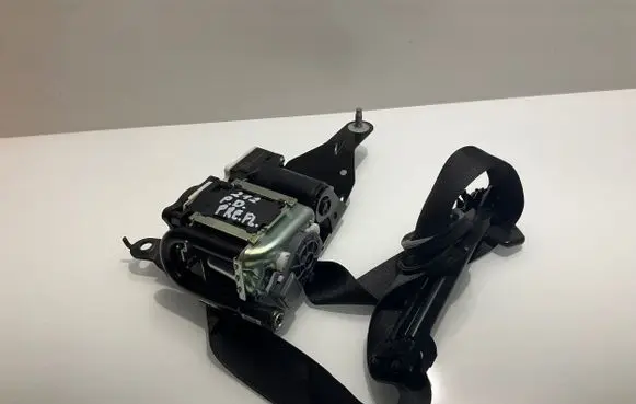 Mercedes-Benz E W212 Front seatbelt A2128608685 2128608685