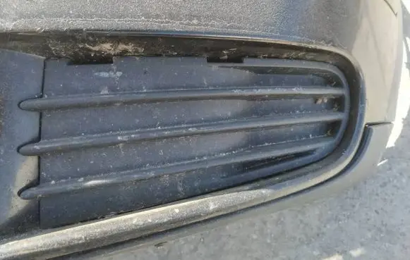 Volvo S40 Front bumper lower grill