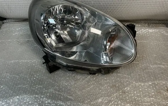 Nissan Micra Headlight/headlamp 26010-1hb0b