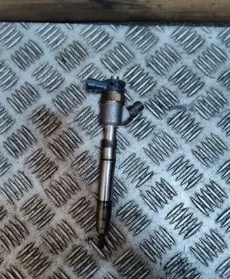 Hyundai i40 Fuel injector 338002A610
