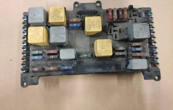 Mercedes-Benz Vito Viano W639 Fuse box set A6395450401