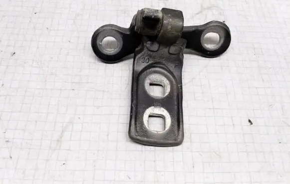 Opel Vectra C Front door upper hinge AL338