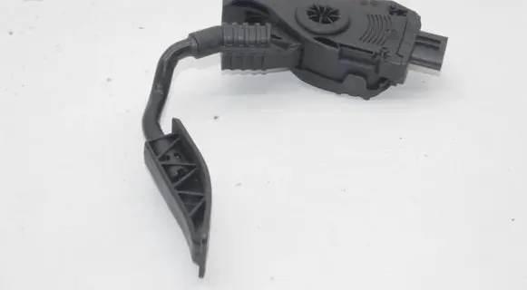 Audi A8 S8 D4 4H Accelerator throttle pedal 4H2723523B