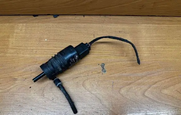 BMW 5 F10 F11 Windscreen/windshield washer pump 8362154
