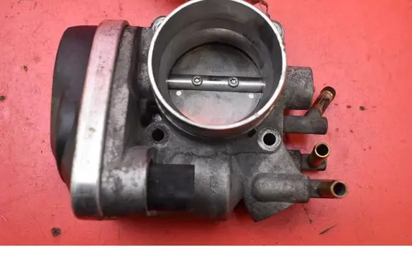 Skoda Octavia Mk1 (1U) Throttle body valve 06A133062N