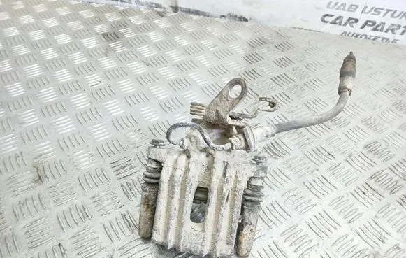 Volkswagen Golf Plus Rear brake caliper