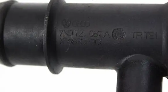Volkswagen Tiguan Engine coolant pipe/hose 7N0121087A