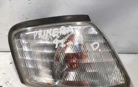 Nissan Primera Front indicator light