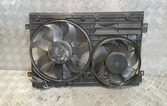 Volkswagen PASSAT B7 Radiator cooling fan shroud 1K0121207