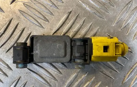 Audi A4 S4 B6 8E 8H Airbag deployment crash/impact sensor 8E0959651 0231309B0A5P