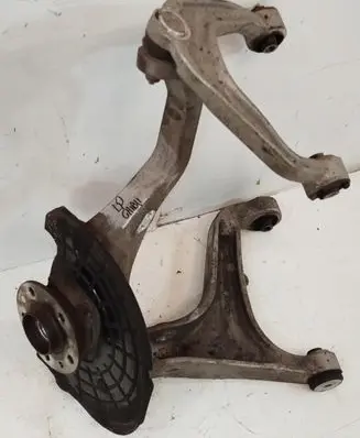 Maserati Ghibli Front wheel hub spindle knuckle 670003576