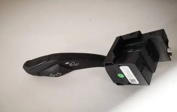Ford Focus Indicator stalk av6t13335ad av6t-13335-ad