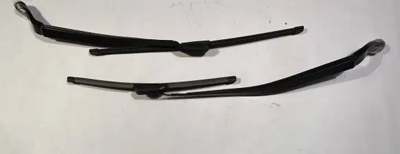 Chrysler Pacifica Front wiper blade arm W2016PC