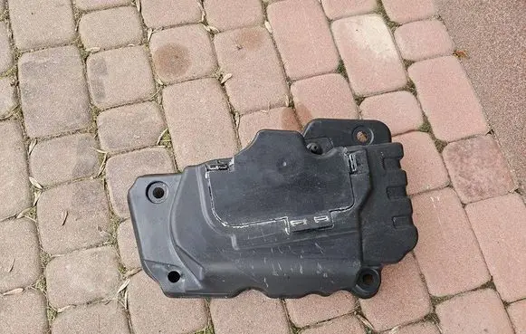 Opel Zafira C AdBlue Liquid tank holder 13424435
