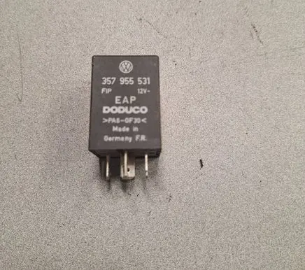 Volkswagen PASSAT B5.5 Other relay 357955531
